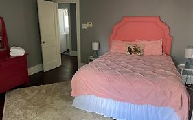 Pet Friendly Home In Historic Springfield Near Tiaa